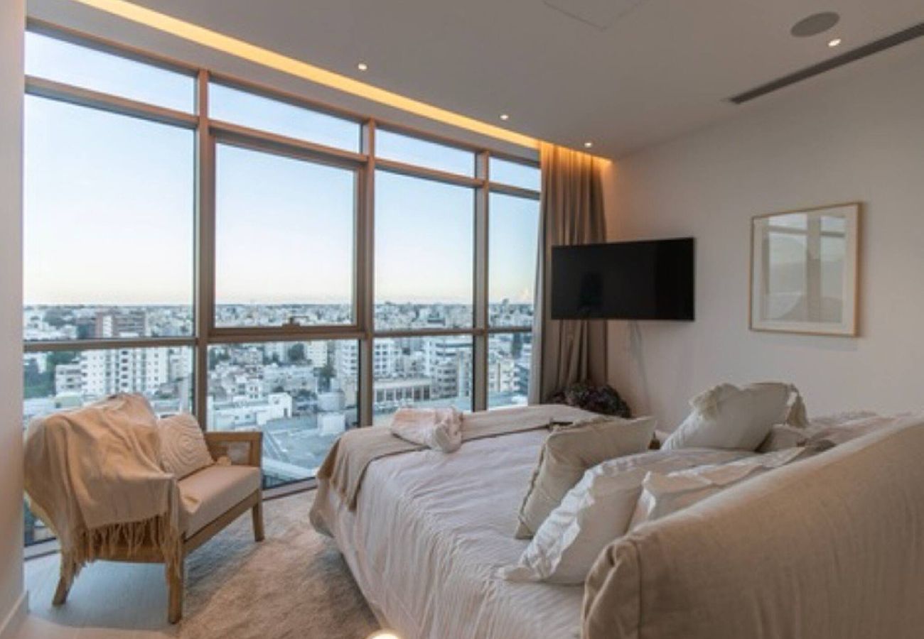 Apartment in Nicosia - Saffron Suite | Retreat with Skyline Views & Pool