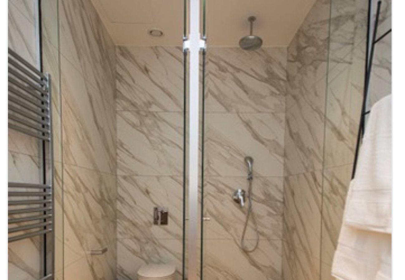 Apartment in Nicosia - Saffron Suite | Retreat with Skyline Views & Pool