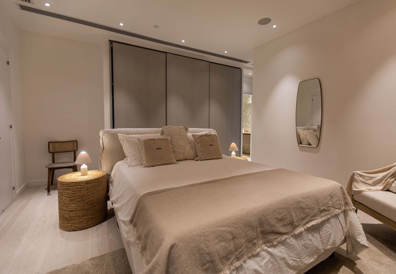 Apartment in Nicosia - Saffron Suite | Retreat with Skyline Views & Pool