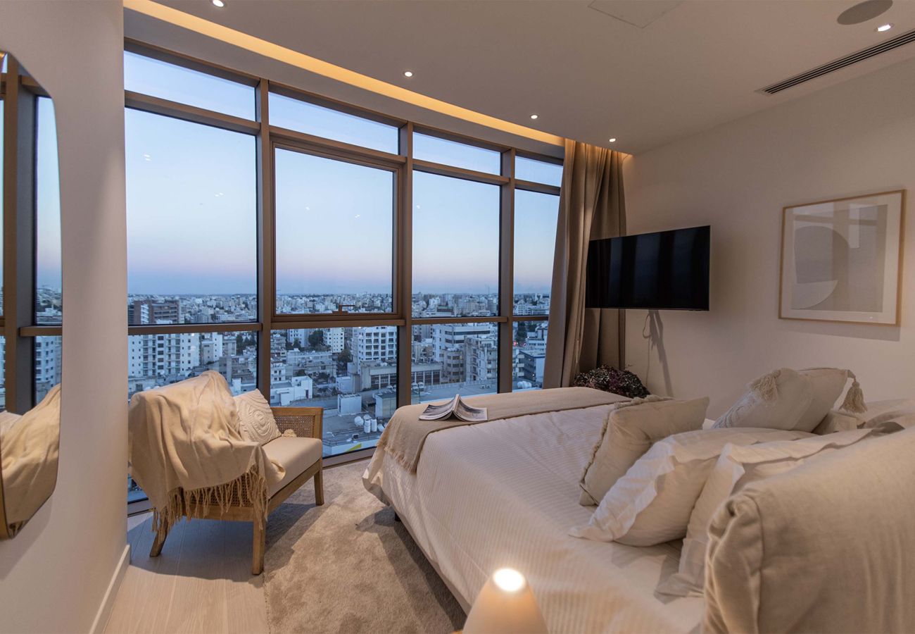 Apartment in Nicosia - Saffron Suite | Retreat with Skyline Views & Pool
