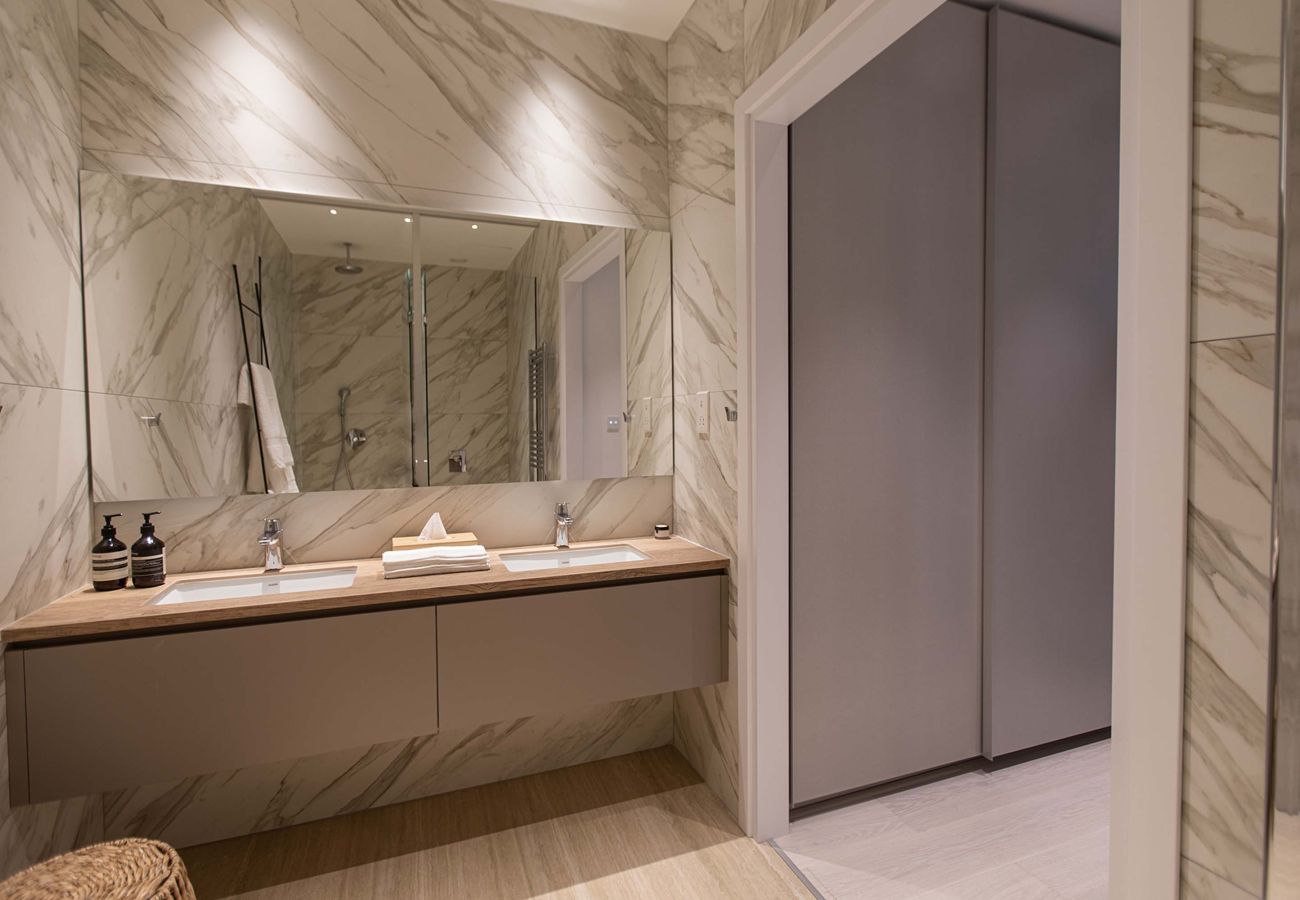Apartment in Nicosia - Saffron Suite | Retreat with Skyline Views & Pool