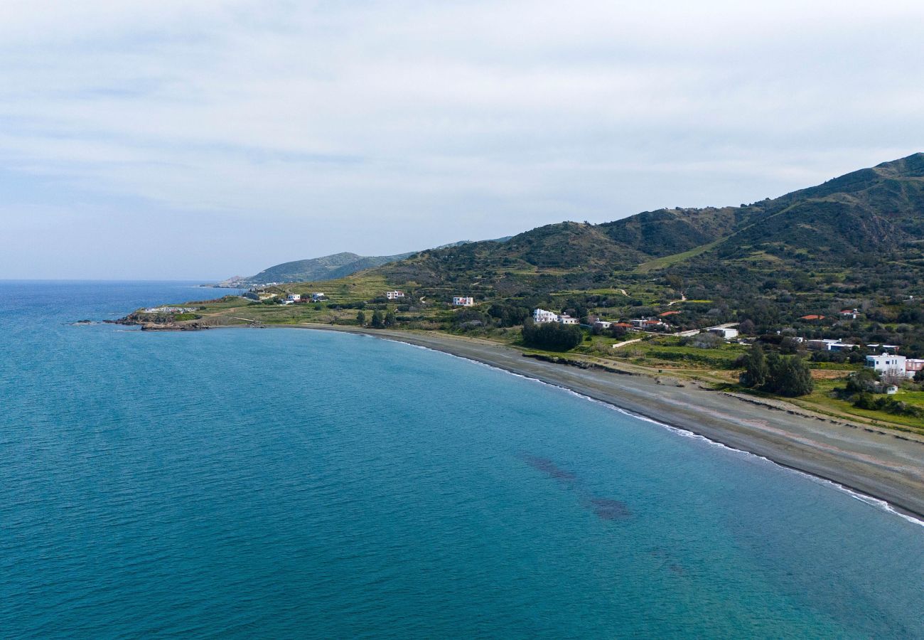 Villa in Pachyammos - Villa Omega | Peaceful Coastal Stay with Sea Views