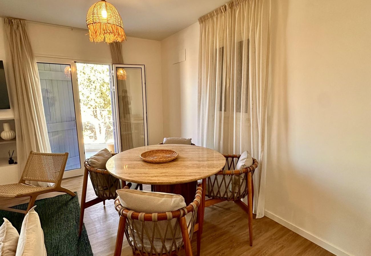 Villa in Pachyammos - Villa Akroyiali | Seafront Serenity