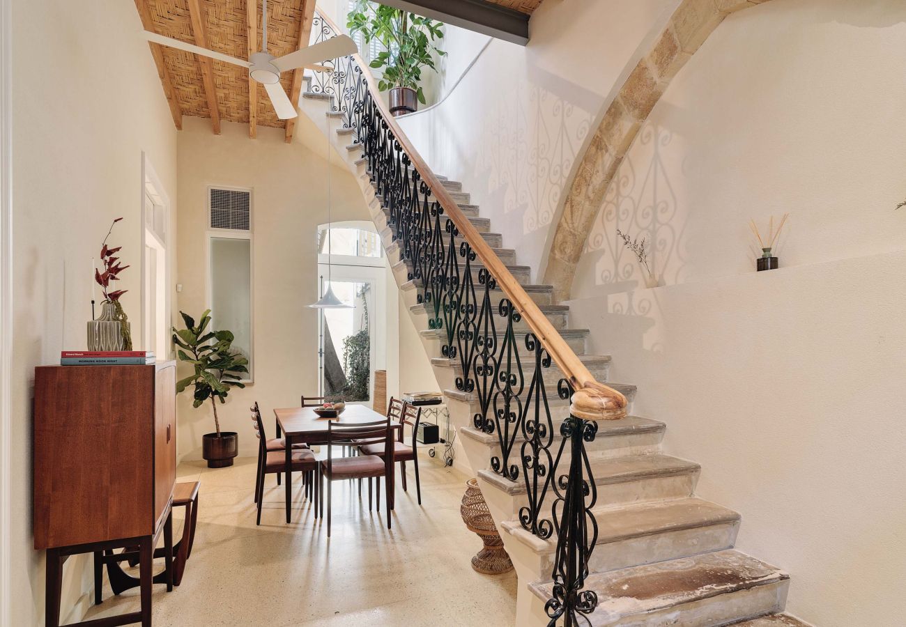 House in Nicosia - Timeless Gem in Old Nicosia - Charming, modern getaway.