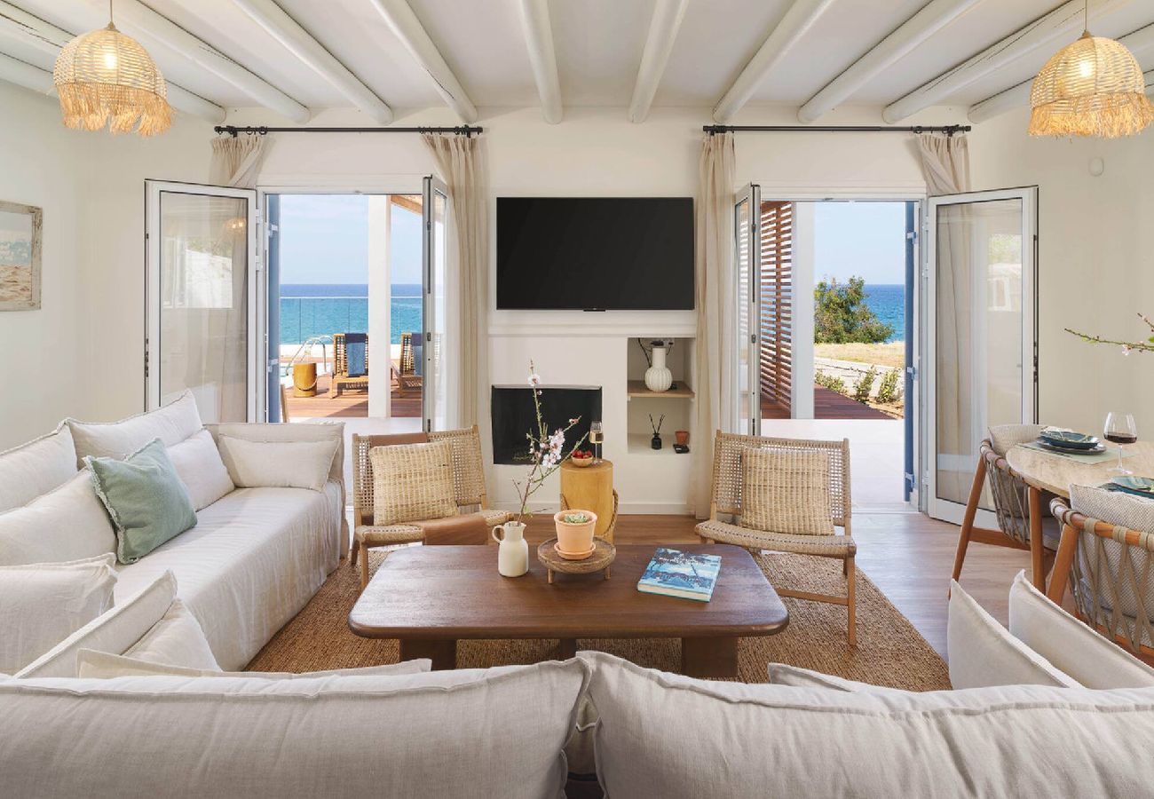 Villa in Polis - Villa Lara | Stylish Retreat with Beach Access 