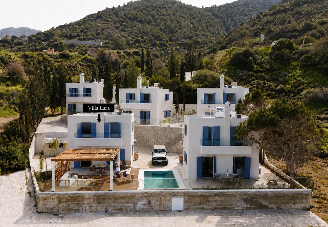 Villa in Pachyammos - Villa Lara | Stylish Retreat with Beach Access
