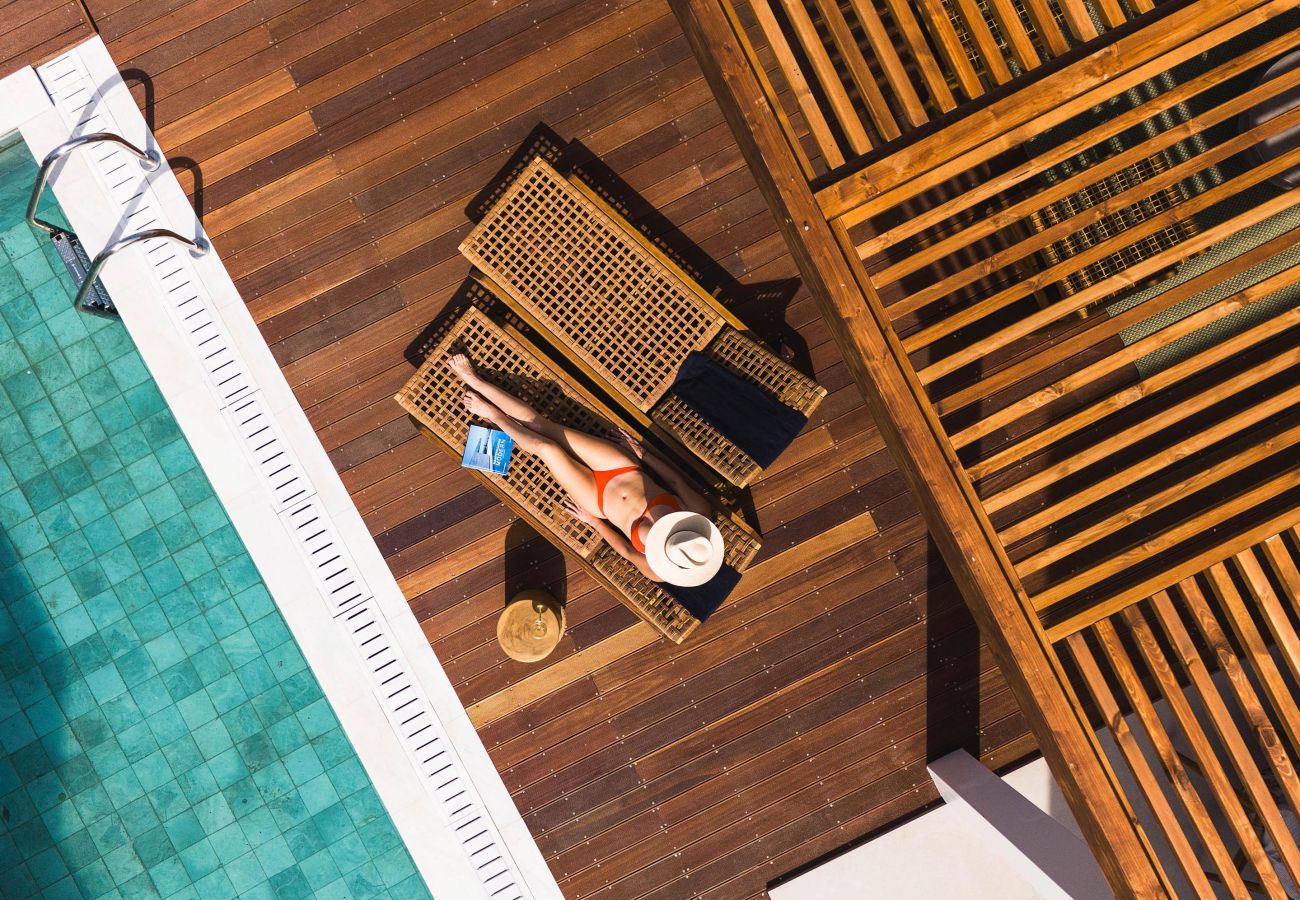 Villa in Pachyammos - Villa Lara | Stylish Retreat with Beach Access
