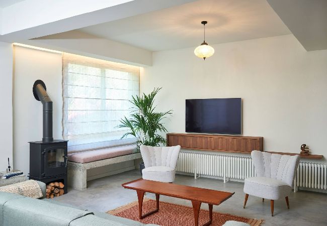 Apartment in Nicosia - Beautifully restored mid-century modern property 