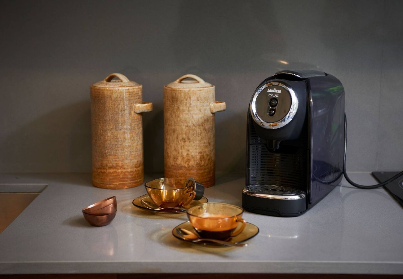 Apartment in Nicosia - Beautifully restored mid-century modern property 