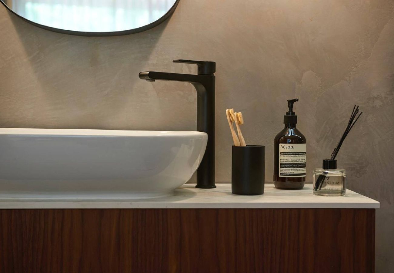 Apartment in Nicosia - Beautifully restored mid-century modern property 