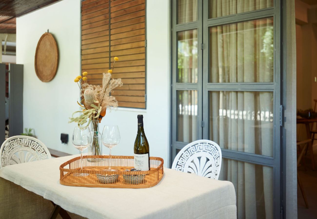 Apartment in Nicosia - Beautifully restored mid-century modern property 