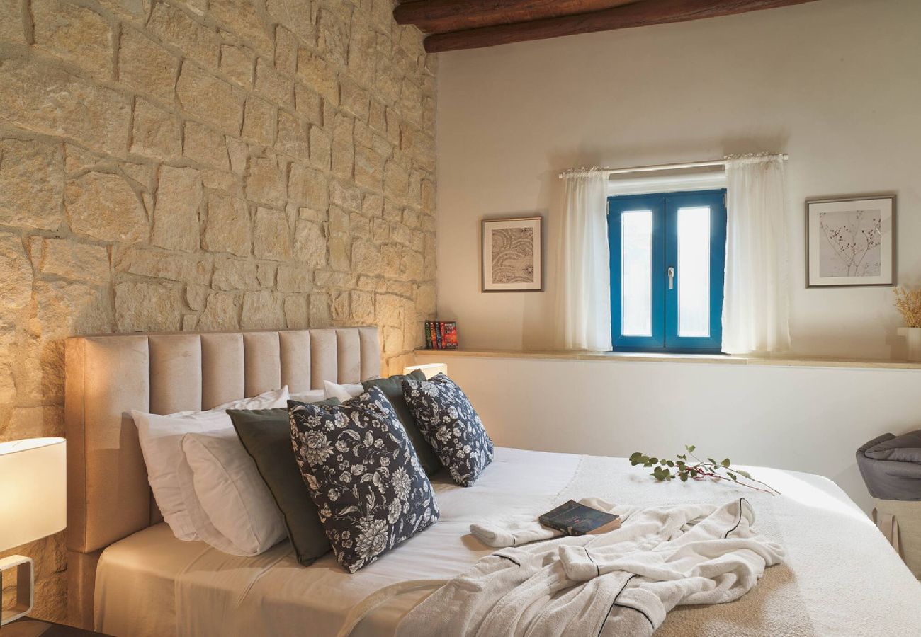 Cottage in Peristerona - Cottage at The Olive Manor | Rustic Village Stay