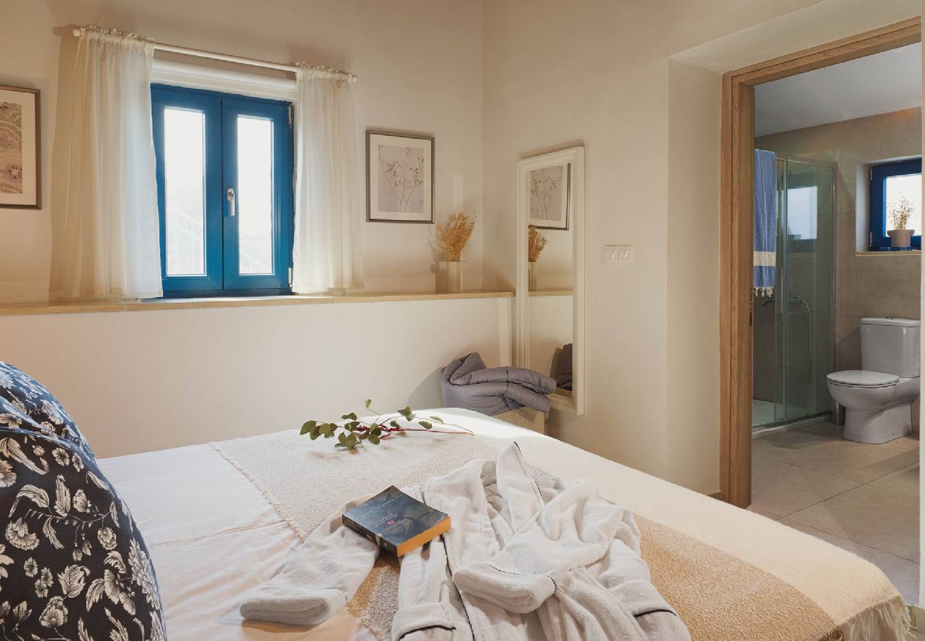 Cottage in Peristerona - Cottage at The Olive Manor | Rustic Village Stay