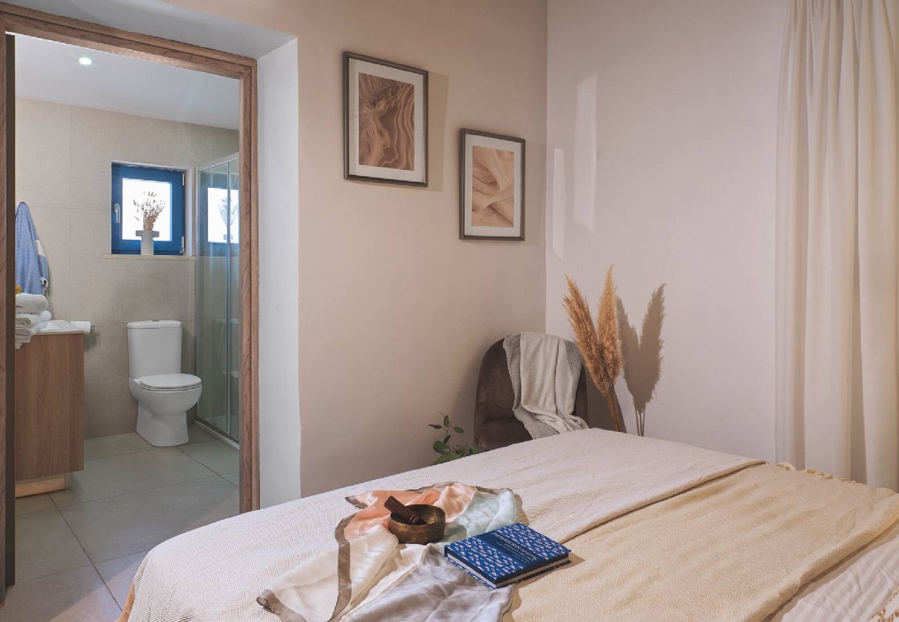 Cottage in Peristerona - Olive Manor, Boutique Heritage Retreat 