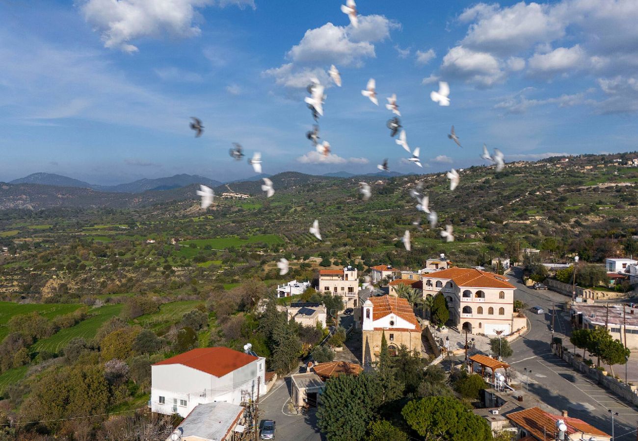 House in Peristerona - Maisonette at The Olive Manor | Countryside Stay