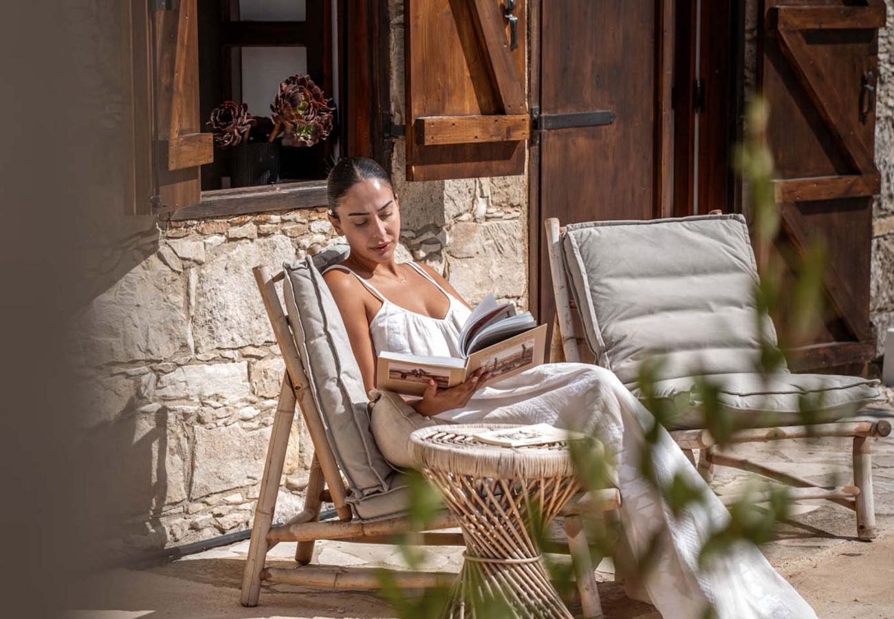 House in Paphos - Soumaki - A Serene Countryside Hideaway 