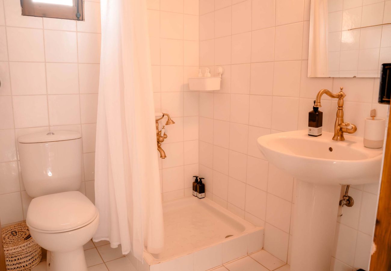 House in Paphos - Soumaki - A Serene Countryside Hideaway 