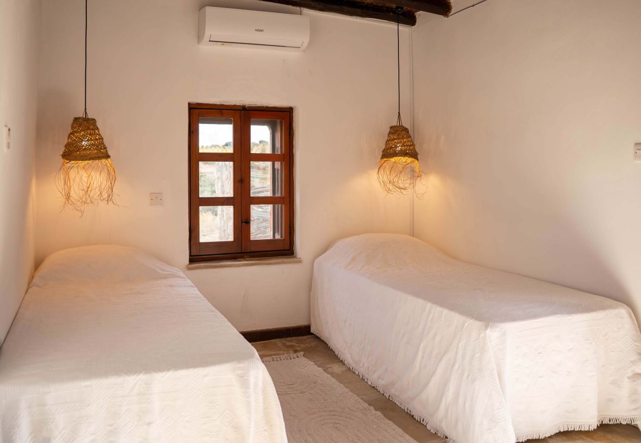 House in Paphos - Soumaki - A Serene Countryside Hideaway 