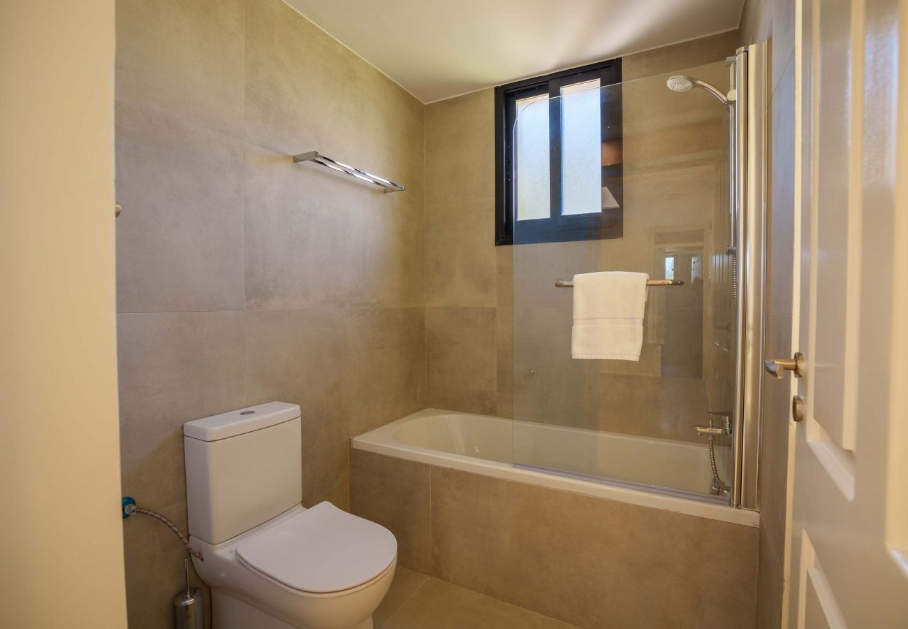 Villa in Peyia - Villa Pomegranate, Elegant Peyia Escape