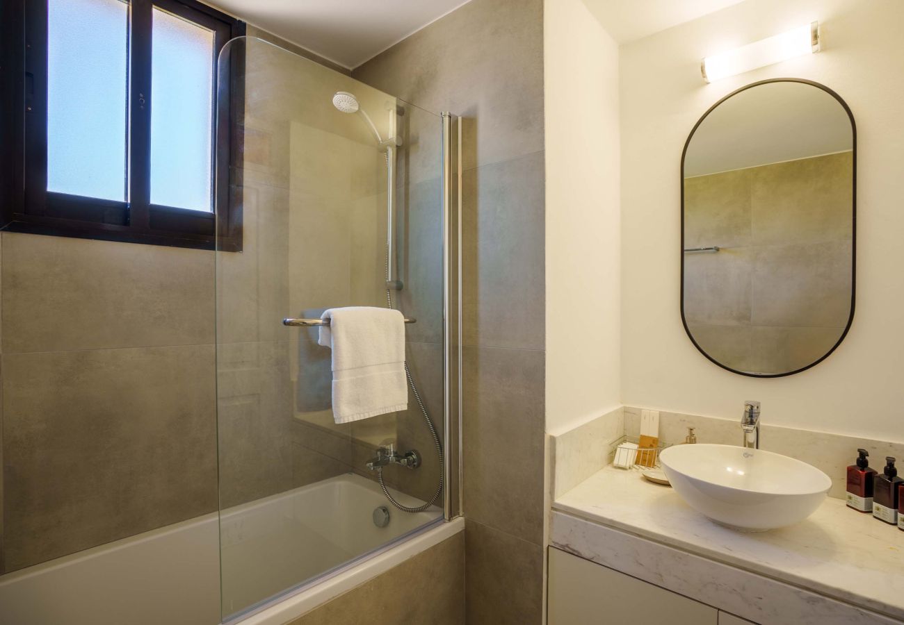 Villa in Peyia - Villa Pomegranate, Elegant Peyia Escape