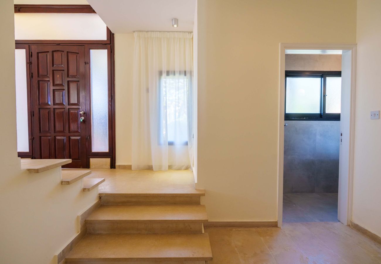 Villa in Peyia - Villa Pomegranate, Elegant Peyia Escape