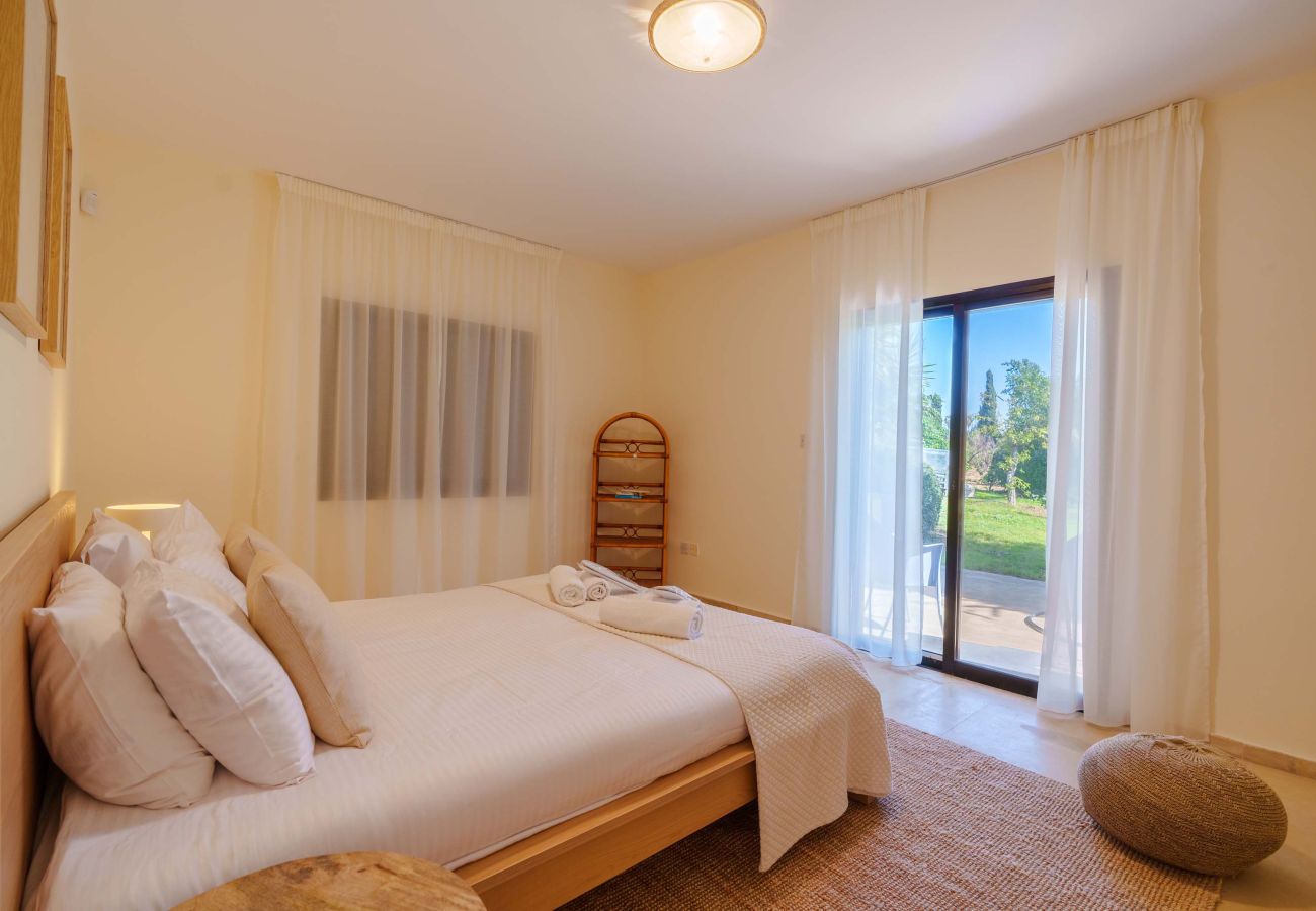 Villa in Peyia - Villa Pomegranate, Elegant Peyia Escape