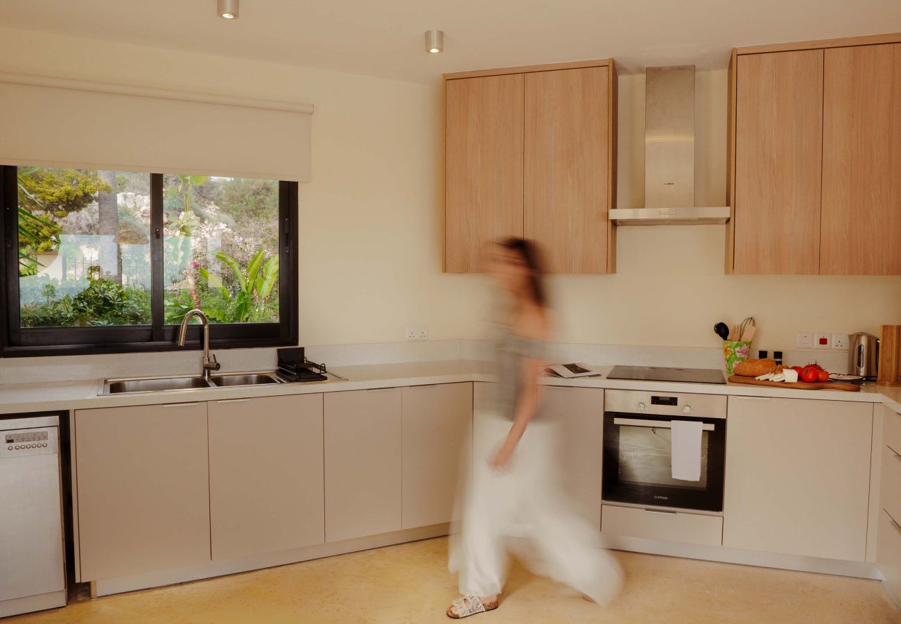 Villa in Peyia - Villa Pomegranate, Elegant Peyia Escape